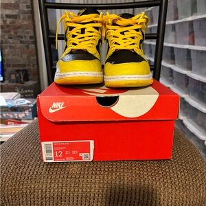 Nike Dunk High Yellow and Black HI